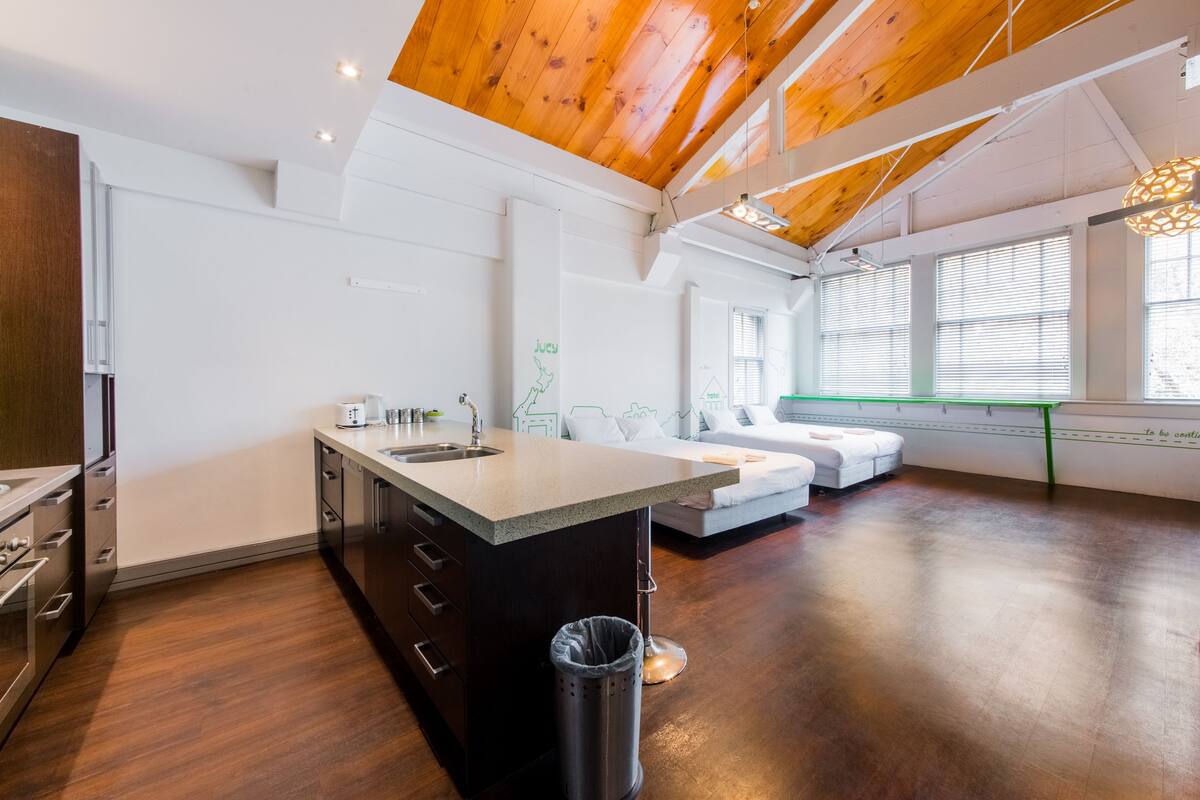 Suite estudio familiar, cocina, vista al parque | Wifi gratis y ropa de cama