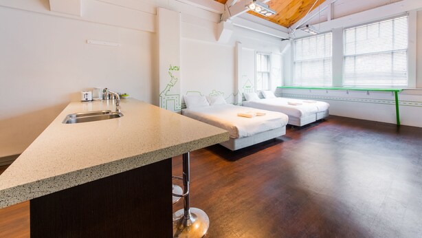 Family Studio Suite, Kitchen, Park View | Free WiFi, bed sheets - Jucy Snooze (Auckland)