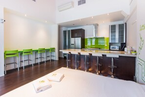 Familie studio suite, keuken, uitzicht op park | Gratis wifi, beddengoed