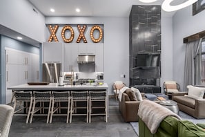 Deluxe Condo, 3 Bedrooms, 3 Bathrooms, Slope side | Private kitchen | Full-size fridge, microwave, oven, stovetop