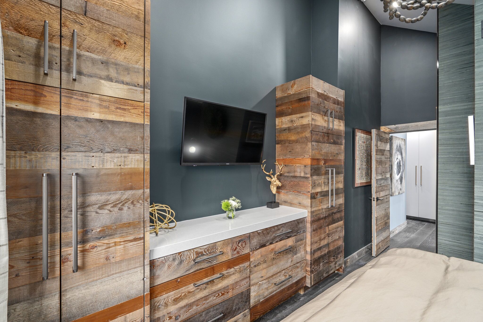 deluxe condo, 3 bedrooms, 3 bathrooms, slope side | egyptian cotton sheets, premium bedding, down duvets, memory-foam beds