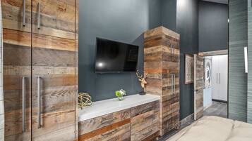 Deluxe Condo, 3 Bedrooms, 3 Bathrooms, Slope side | 2 bedrooms, Egyptian cotton sheets, premium bedding, down comforters