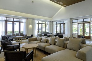 Lobby sitting area - Sunwing Kamala Beach (Kamala)