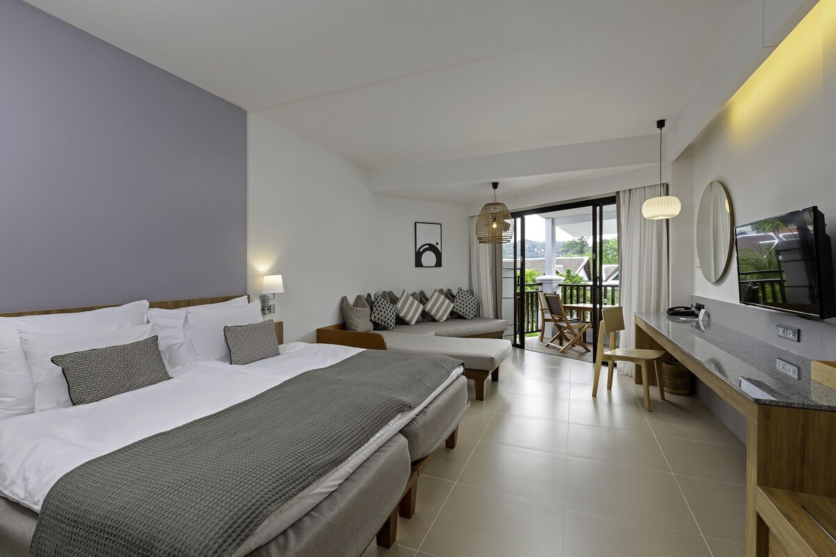 Sunwing Kamala Beach