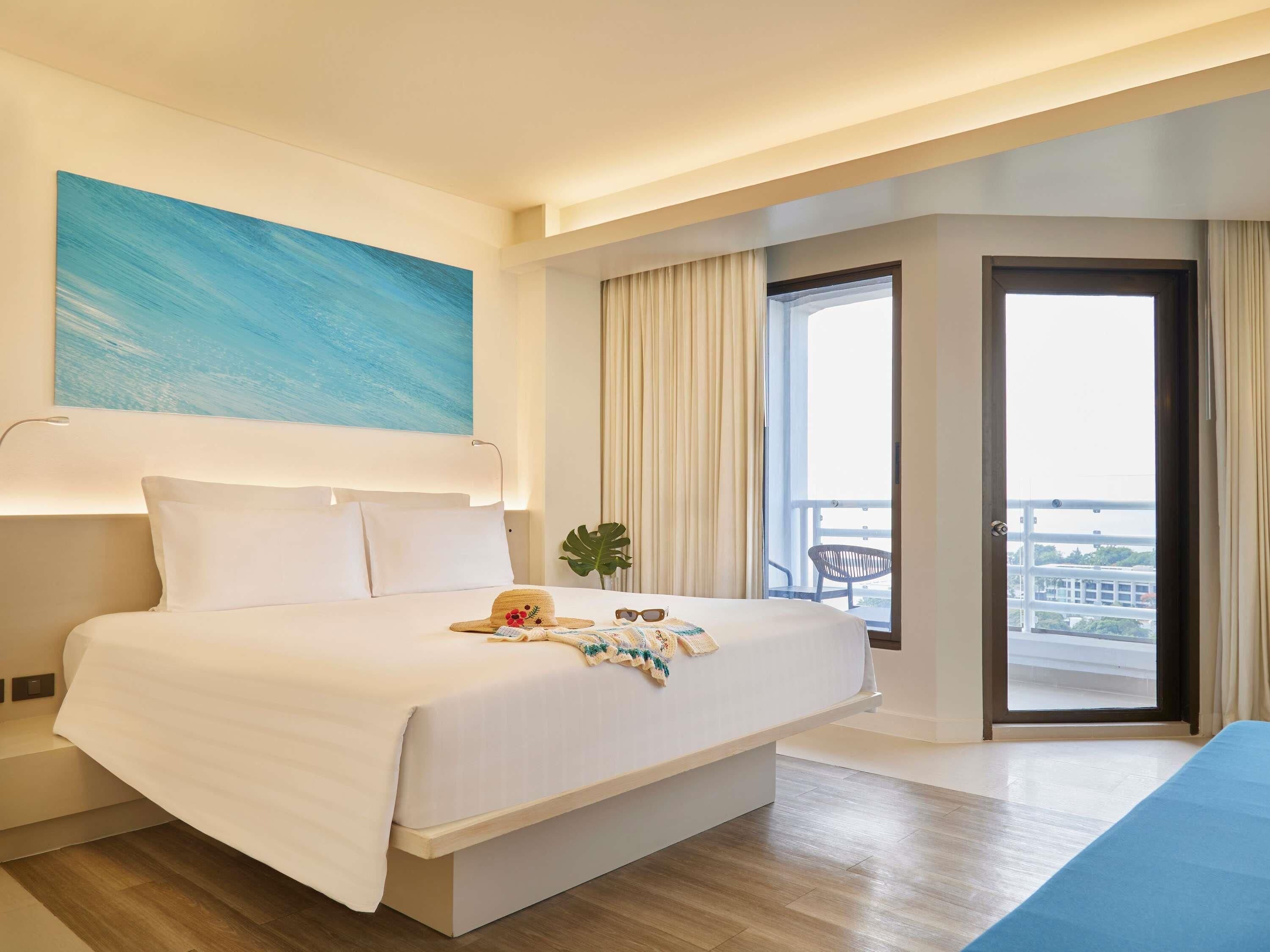 Family Room (1 King size bed and 1 Bunk bed)