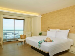 Executive Room, 1 King Bed, Club Lounge Access, Sea View | Hypo-allergenic bedding, down comforters, in-room safe, desk - Pullman Pattaya Hotel G (Pattaya)