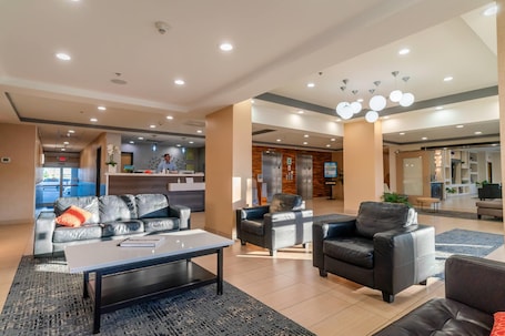 Lobby. Gateway Hotel & Suites Ocean City, an Ascend Collection Hotel