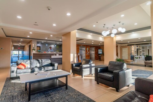 Gateway Hotel & Suites, an Ascend Collection Hotel