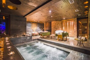Bain à remous intérieur