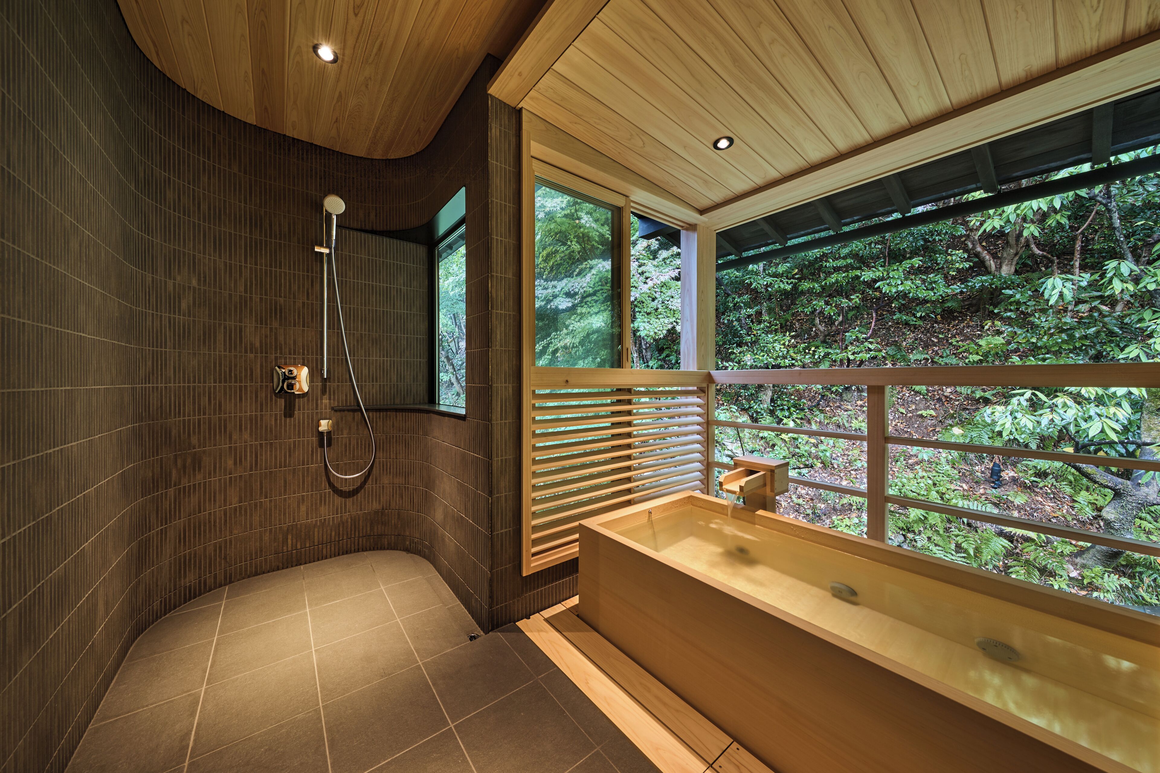 傳統套房 (with Outdoor bathtub) | 高級寢具、迷你吧、客房內保險箱、遮光布/窗簾