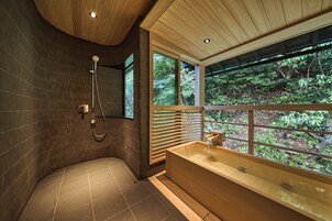 Suite tradicional (with Outdoor bathtub) | Ropa de cama de alta calidad, minibar, caja fuerte y cortinas opacas