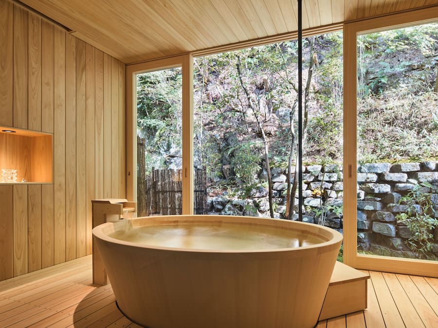 Tradisjonell suite (with Outdoor bathtub, Honjin) | Sengetøy av topp kvalitet, minibar, safe på rommet og blendingsgardiner