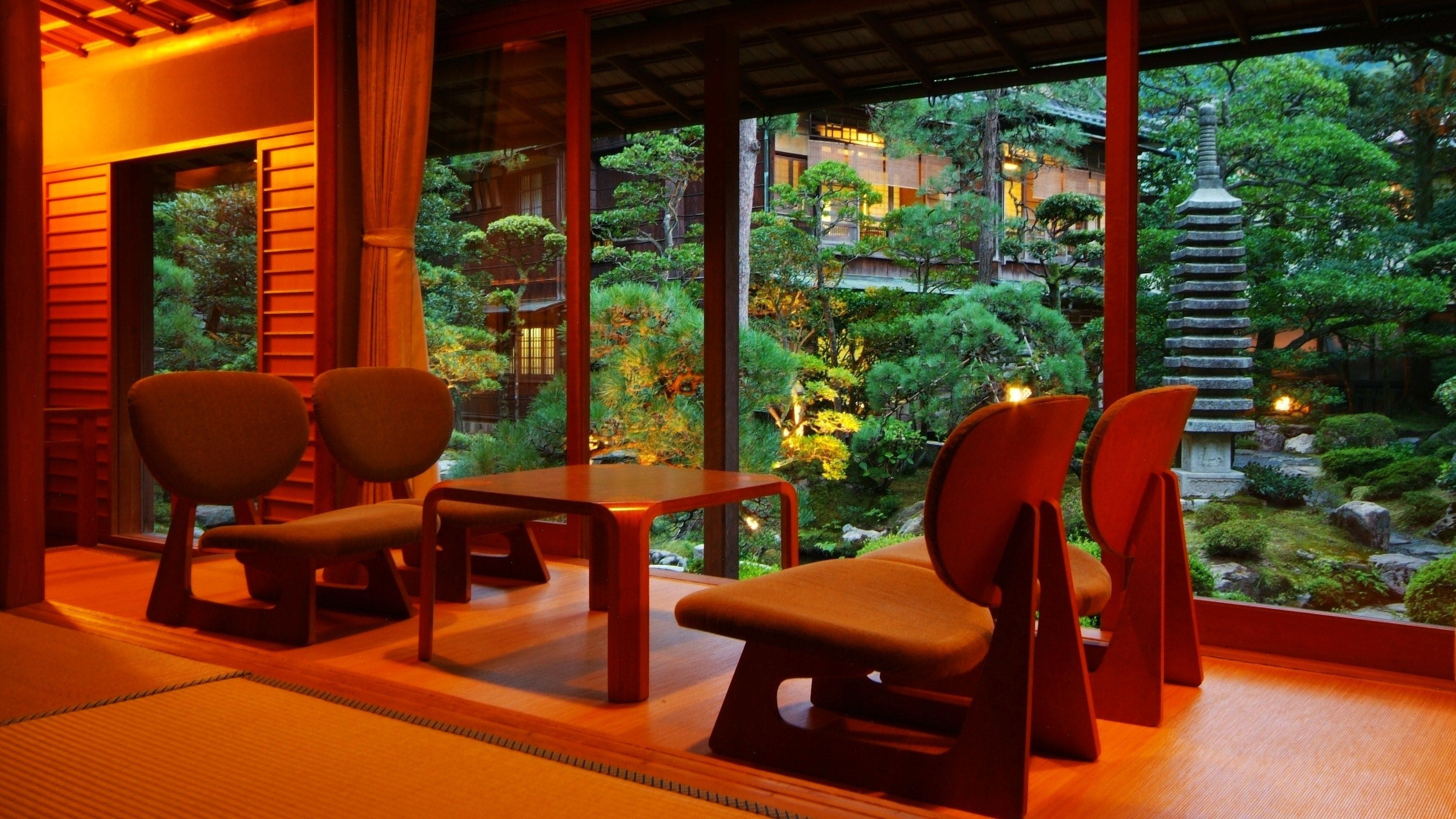 Habitación tradicional (29sqm, Up to 6 person) | Ropa de cama de alta calidad, minibar, caja fuerte y cortinas opacas