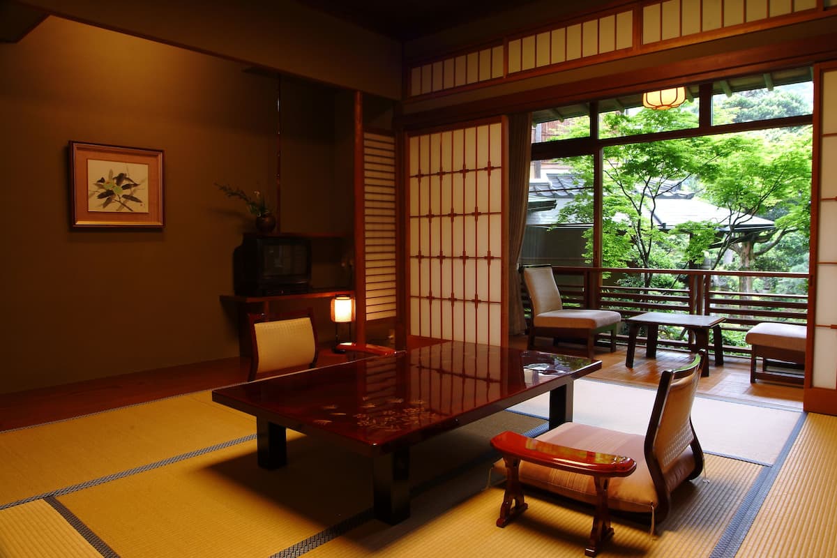 트래디셔널룸 (14.5sqm up to 4 preson) | 고급 침구, 미니바, 객실 내 금고, 암막 커튼