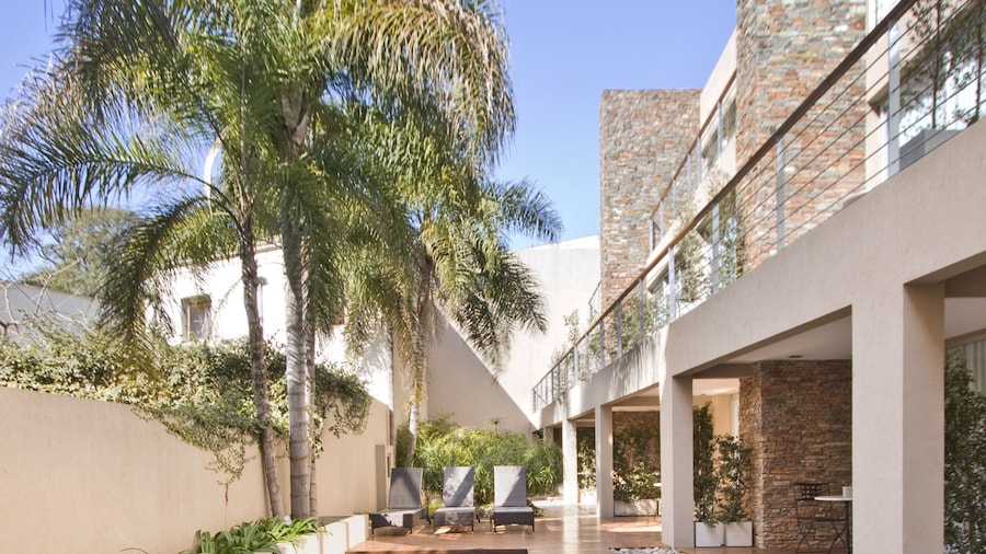 San Isidro Plaza Hotel