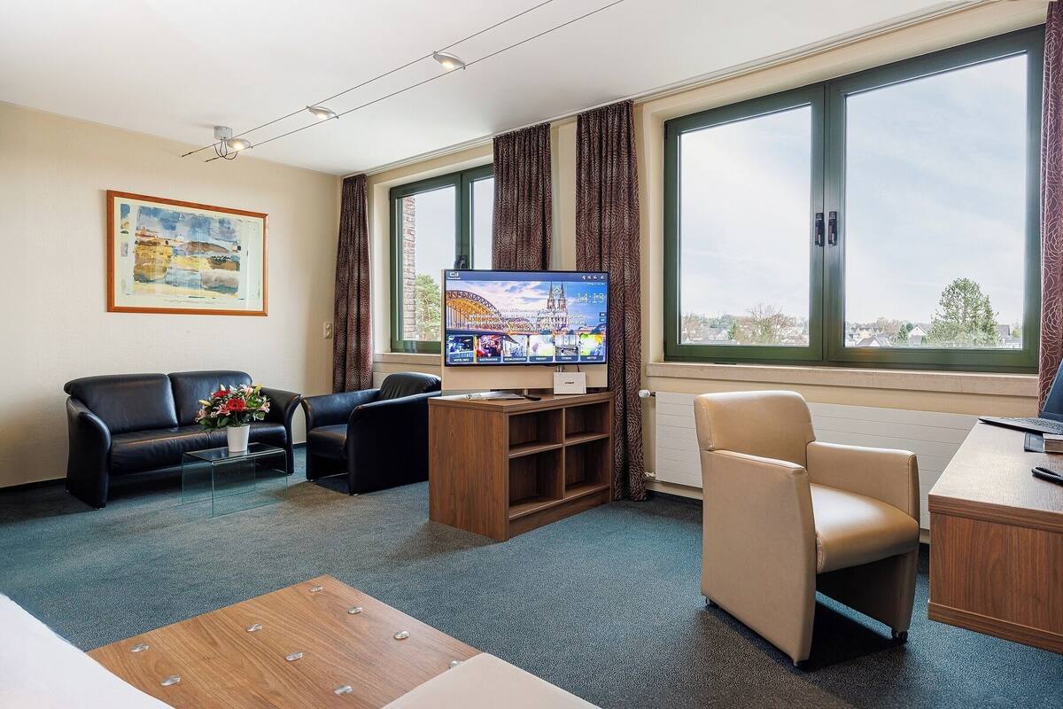 double room | in-room safe, desk, blackout curtains, free wifi