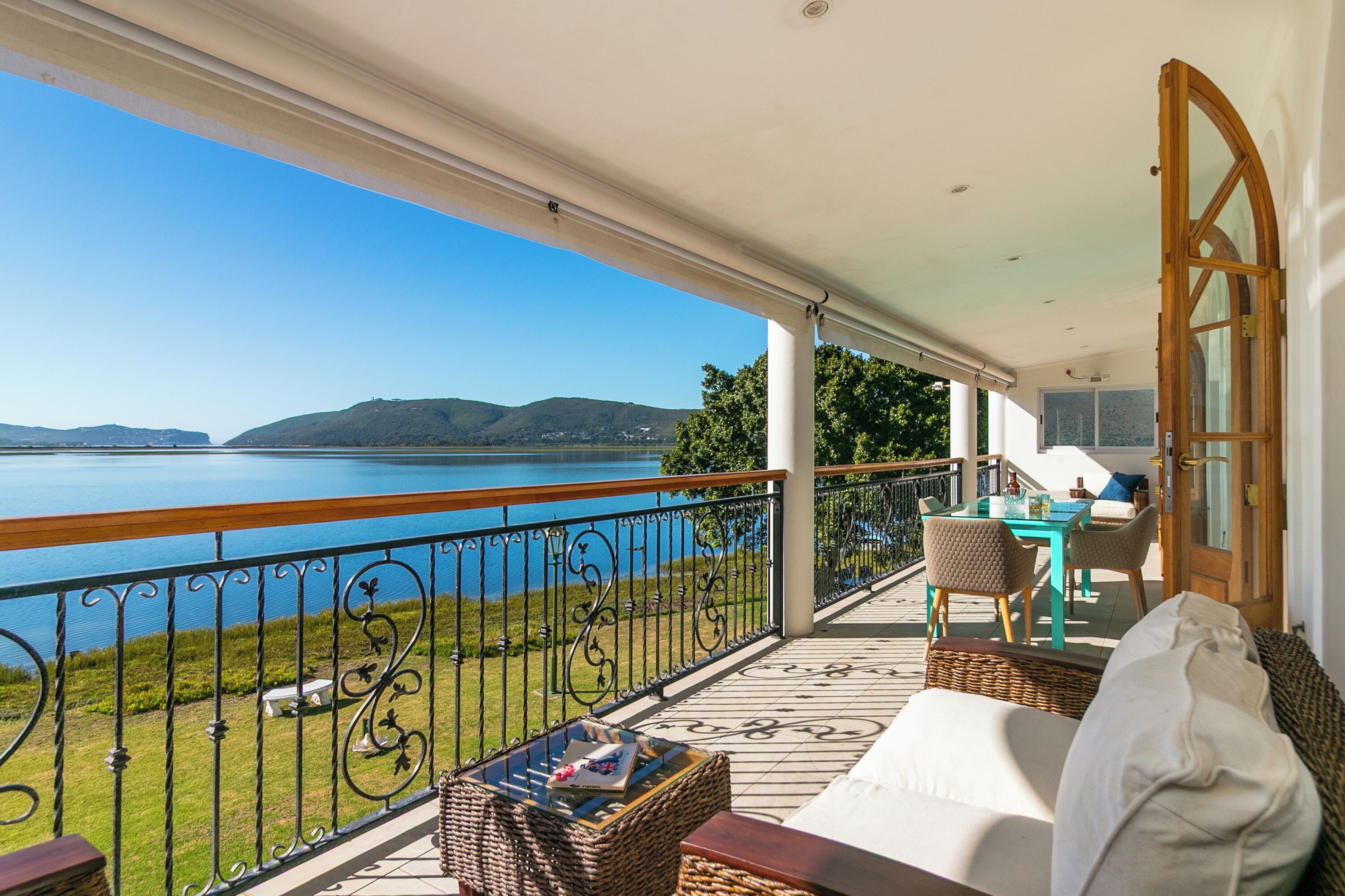 Executive Penthouse, 1 King Bed, Lagoon View | Terrace/patio
