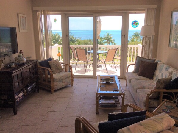 Apartment, 2 Bedrooms | Interior entrance