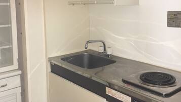 Quarto duplo | Cozinha americana privada | Geladeira, cafeteira/chaleira