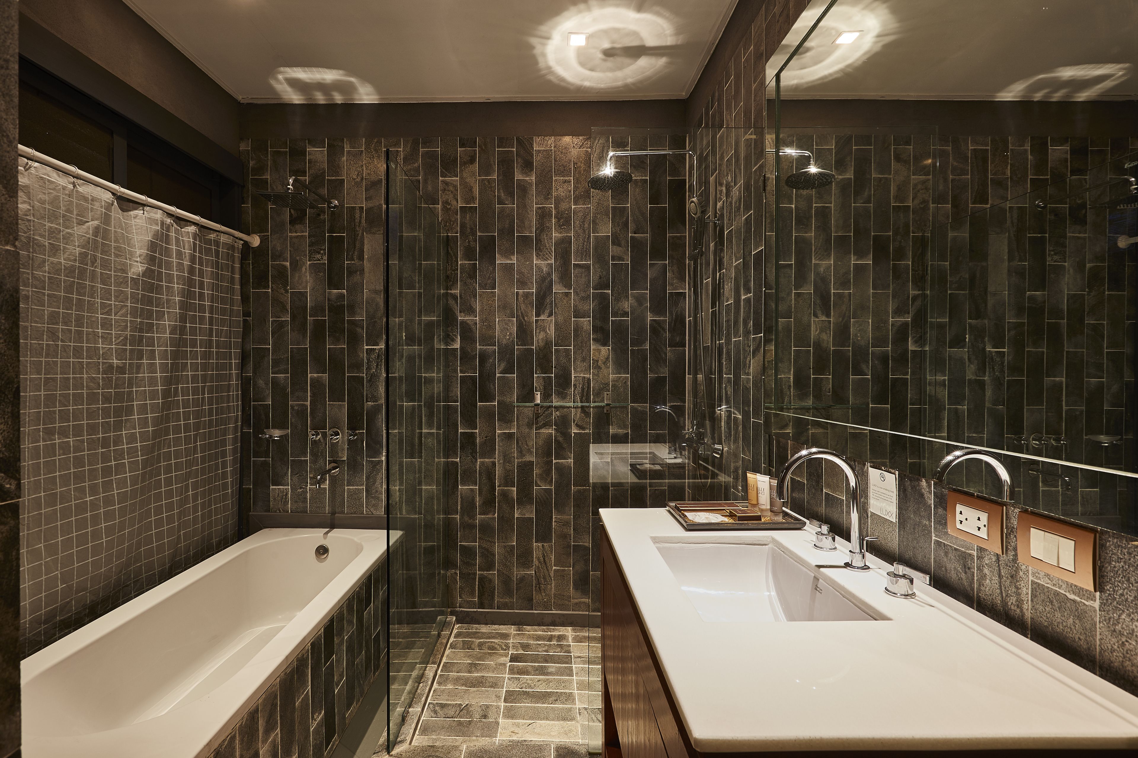 Foto - LUXX Langsuan Hotel - SHA Plus