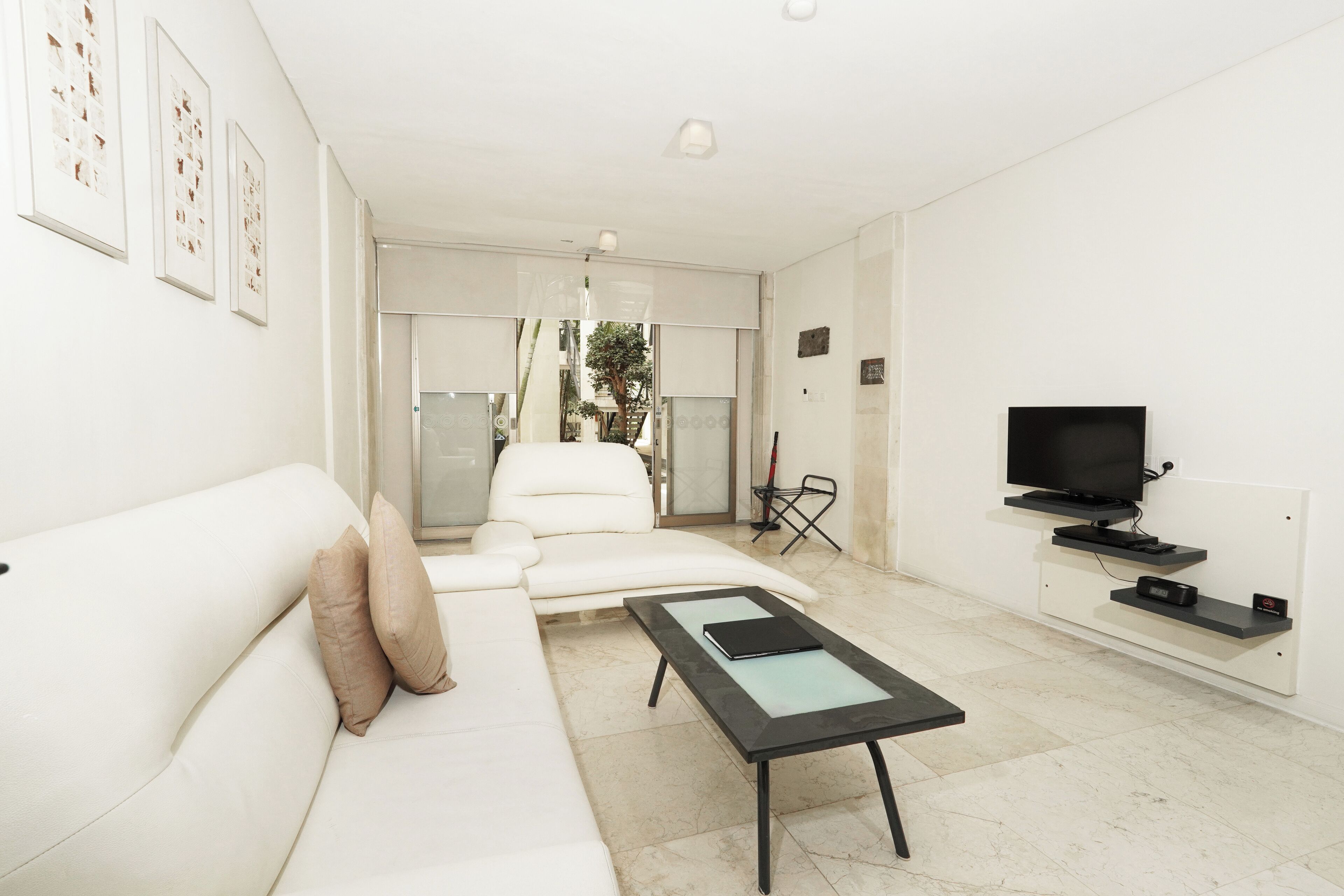 studio | 3 bedrooms, minibar, in-room safe, desk