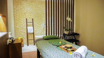 Couples treatment room(s), body treatments, hydrotherapy, aromatherapy