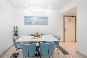 Grand Suite | In-room dining
