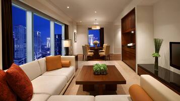 1 bedroom, hypo-allergenic bedding, minibar, in-room safe