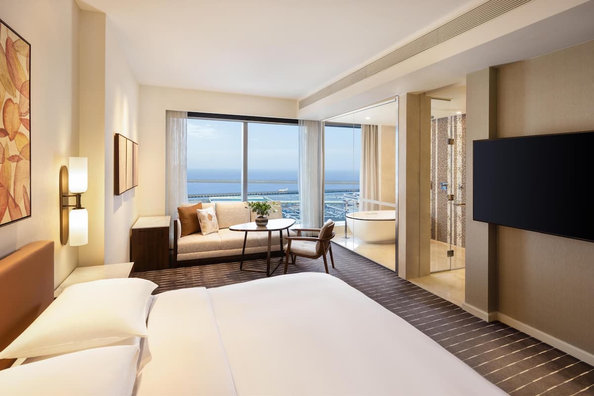 1 bedroom, hypo-allergenic bedding, minibar, in-room safe