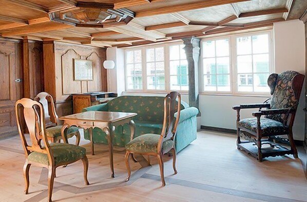 TV - Romantik Hotel Gasthof Hirschen (Eglisau)