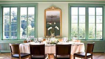 2 Restaurants, Mittagessen, Abendessen, regionale Küche