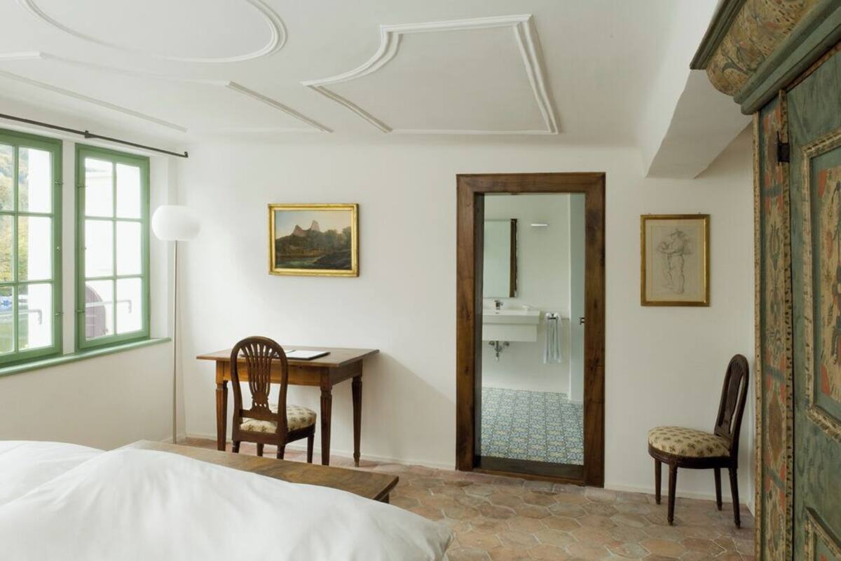 double room | 1 bedroom, in-room safe, desk, free cots/infant beds