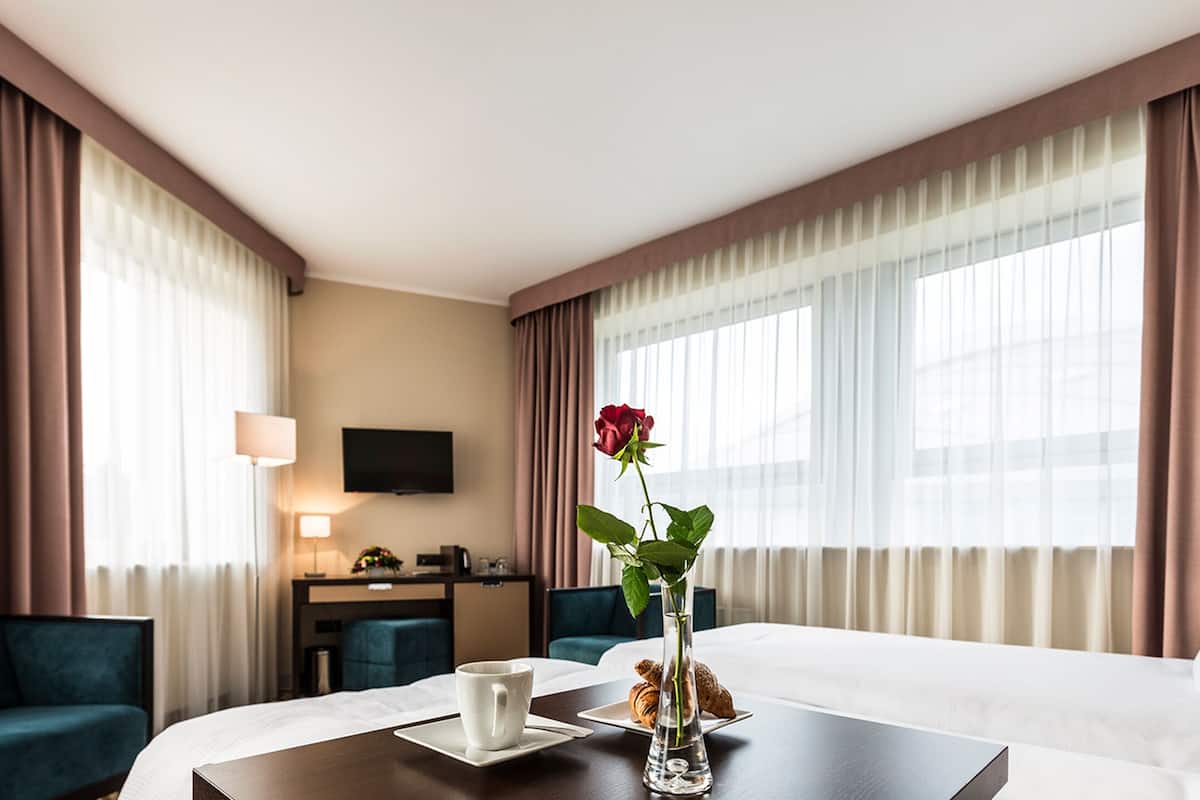 1 bedroom, in-room safe, desk, iron/ironing board