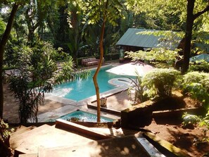 Kolam renang outdoor