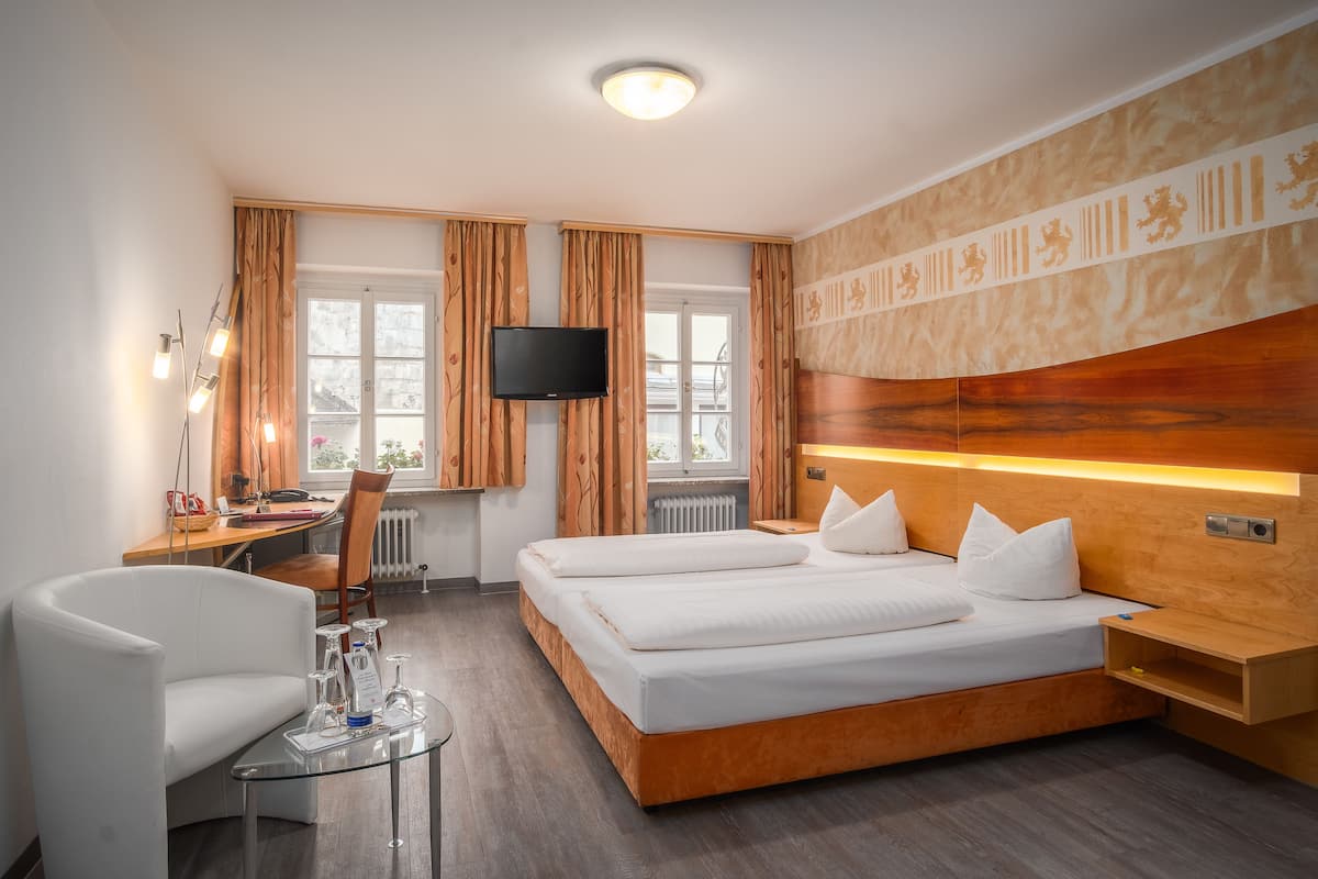 comfort double room | minibar, individually furnished, desk, free wifi