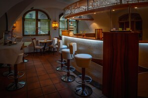 بار (في المنشاة)