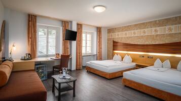 Luxury Double Room | Living area | Flat-screen TV