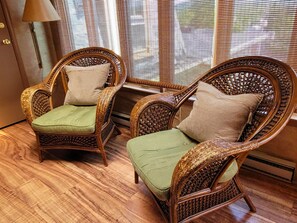 #33 | Individually decorated, individually furnished, desk, blackout curtains - Altland House Inn and Suites (Abbottstown)