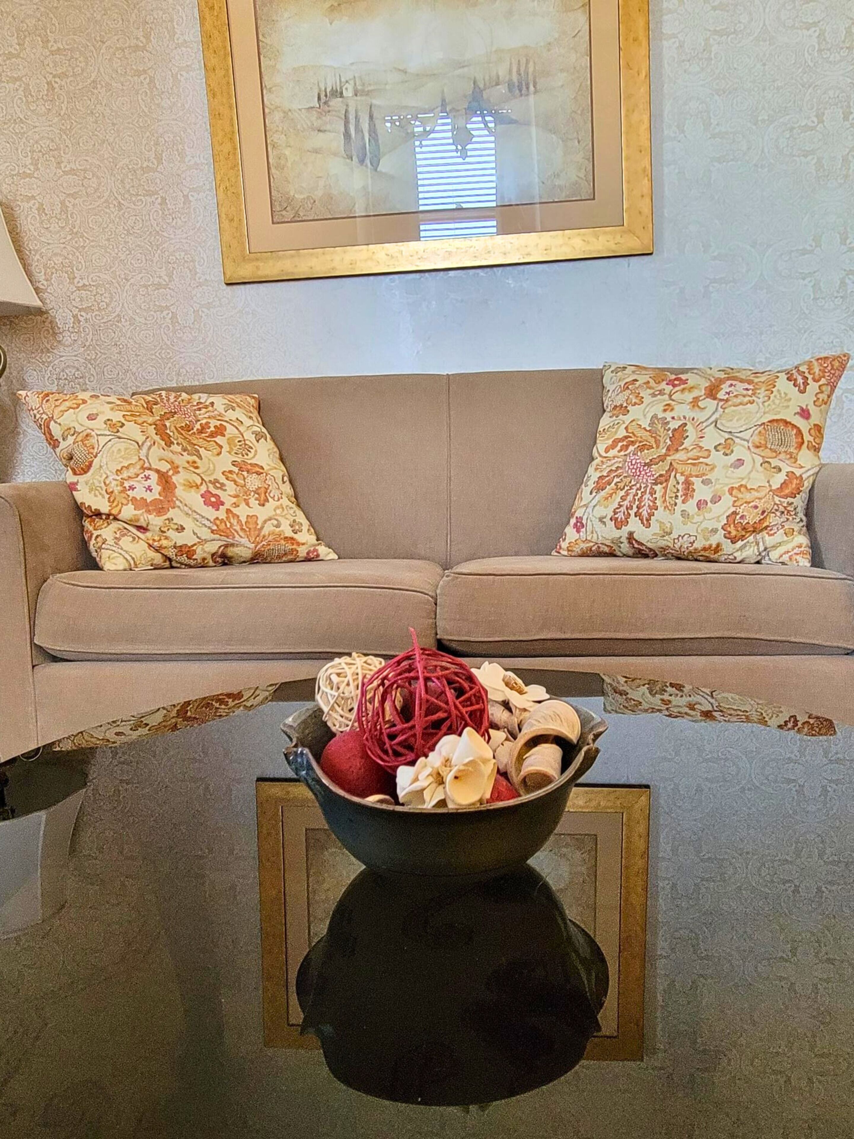 #31 | living area | flat-screen tv