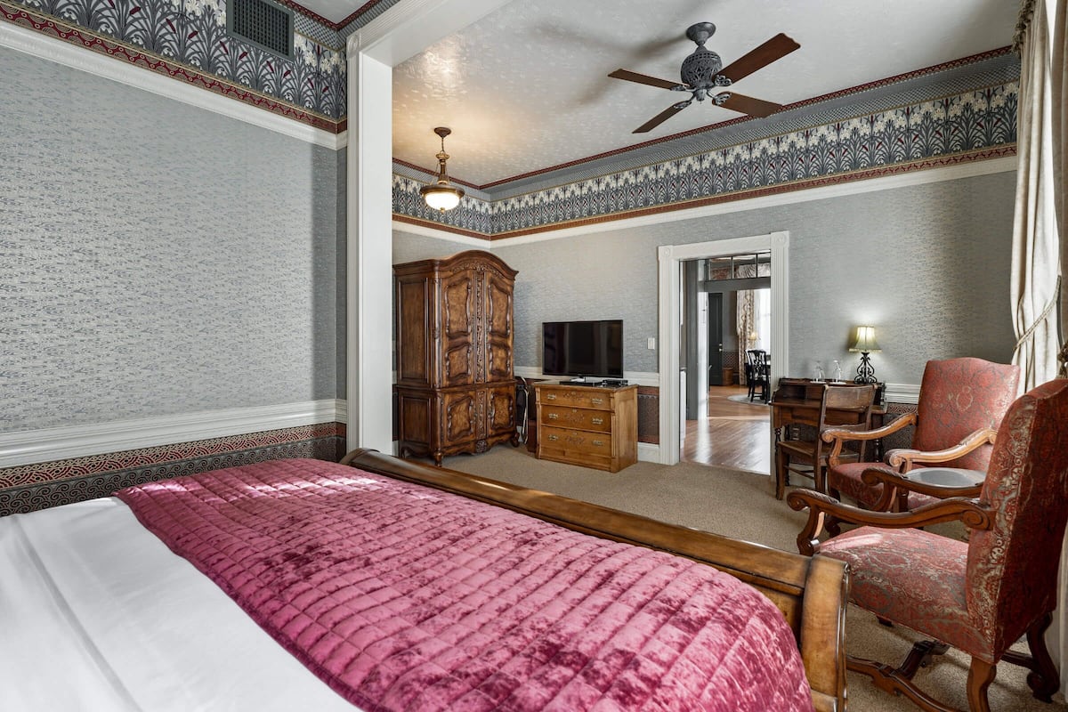 Literie de qualité supérieure, surmatelas, décoration personnalisée