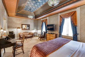 King Junior Suite | Premium bedding, pillow-top beds, individually decorated - Beaumont Hotel & Spa - Adults Only (Ouray)