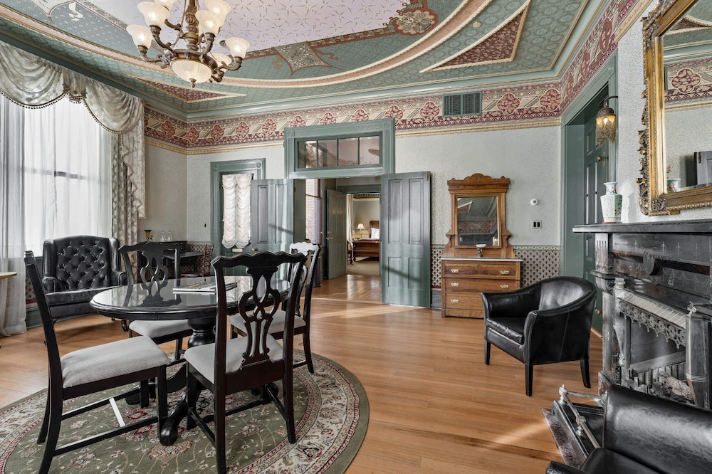 Beaumont Hotel & Spa by null