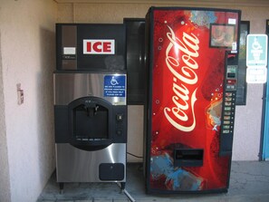 ماكينة بيع آلية