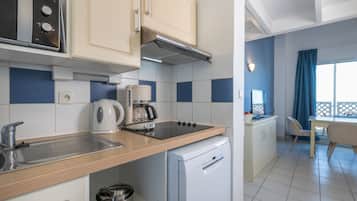 Apartment, 2 Bedrooms (Sea Side or Pool Side) | 1 bedroom, soundproofing, free WiFi, bed sheets