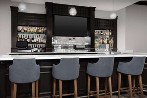 Ofrece desayunos y cenas