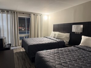 Double Room, 2 Double Beds | Desk, free WiFi, bed sheets - Towne and Country Motel (Windsor)