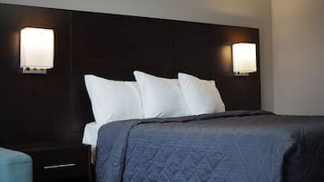 Classic Room, 1 Queen Bed | Desk, free WiFi, bed sheets