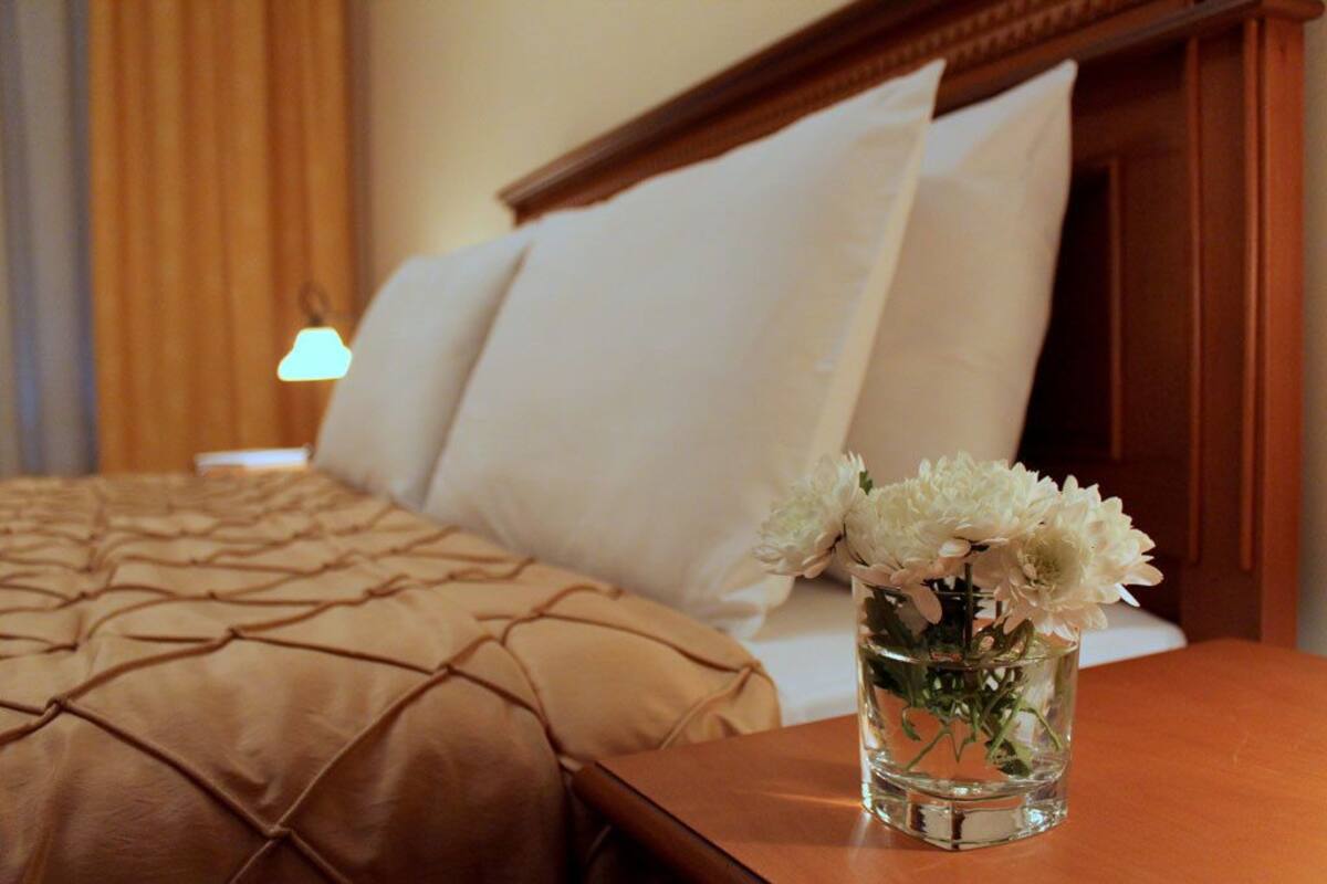 Premium bedding, down comforters, pillowtop beds, desk