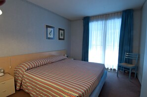 Suite | In-room safe, desk, free cribs/infant beds, rollaway beds - Hotel Residence Universo (Pre-Saint-Didier)