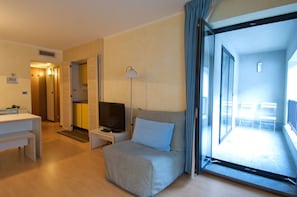 Suite | Living room | Flat-screen TV - Hotel Residence Universo (Pre-Saint-Didier)